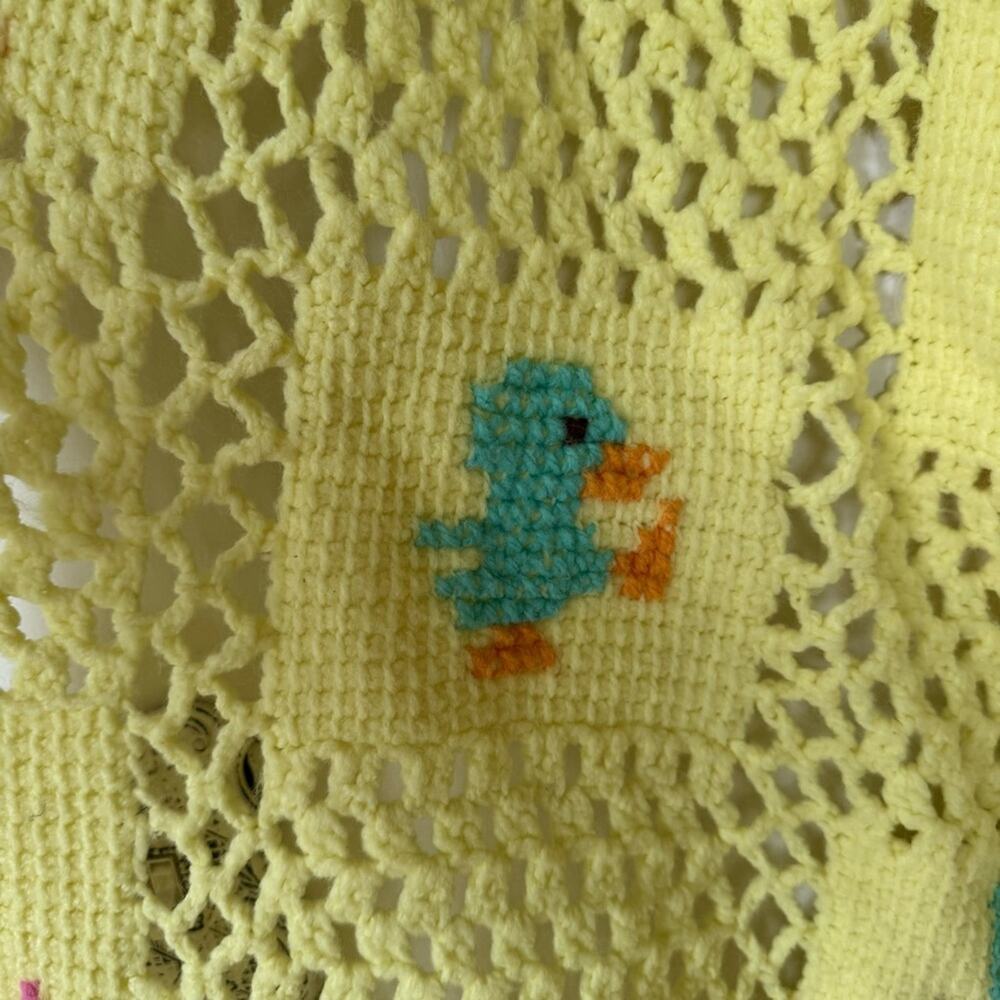 Vintage Handmade Yellow Crochet Knit Baby Blanket Animals Gender Neutral - Picture 4 of 8